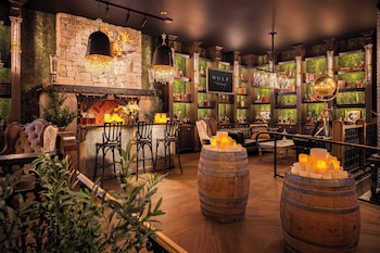 4 restaurants, breakfast, lunch, dinner served; American cuisine at Harveys Lake Tahoe Resort & Casino
