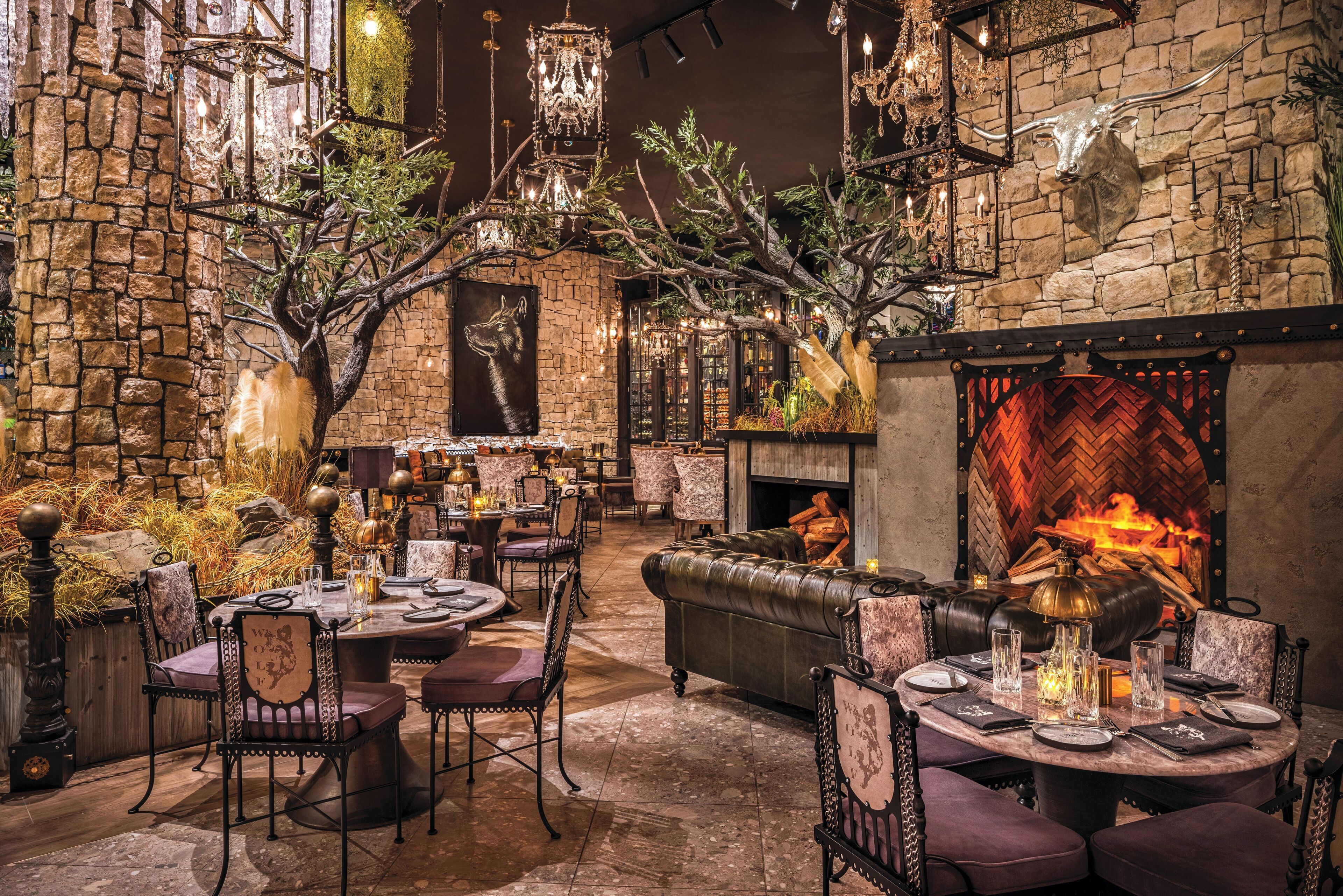 4 restaurants, breakfast, dinner served; American cuisine 