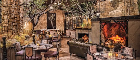 4 restaurants, breakfast, lunch, dinner served; American cuisine