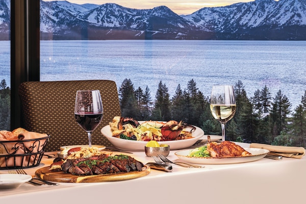 4 restaurants, breakfast, lunch, dinner served; American cuisine