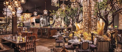 4 restauranter: frokost og middag serveres