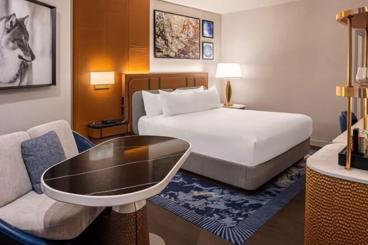 Ropa de cama de alta calidad y escritorio