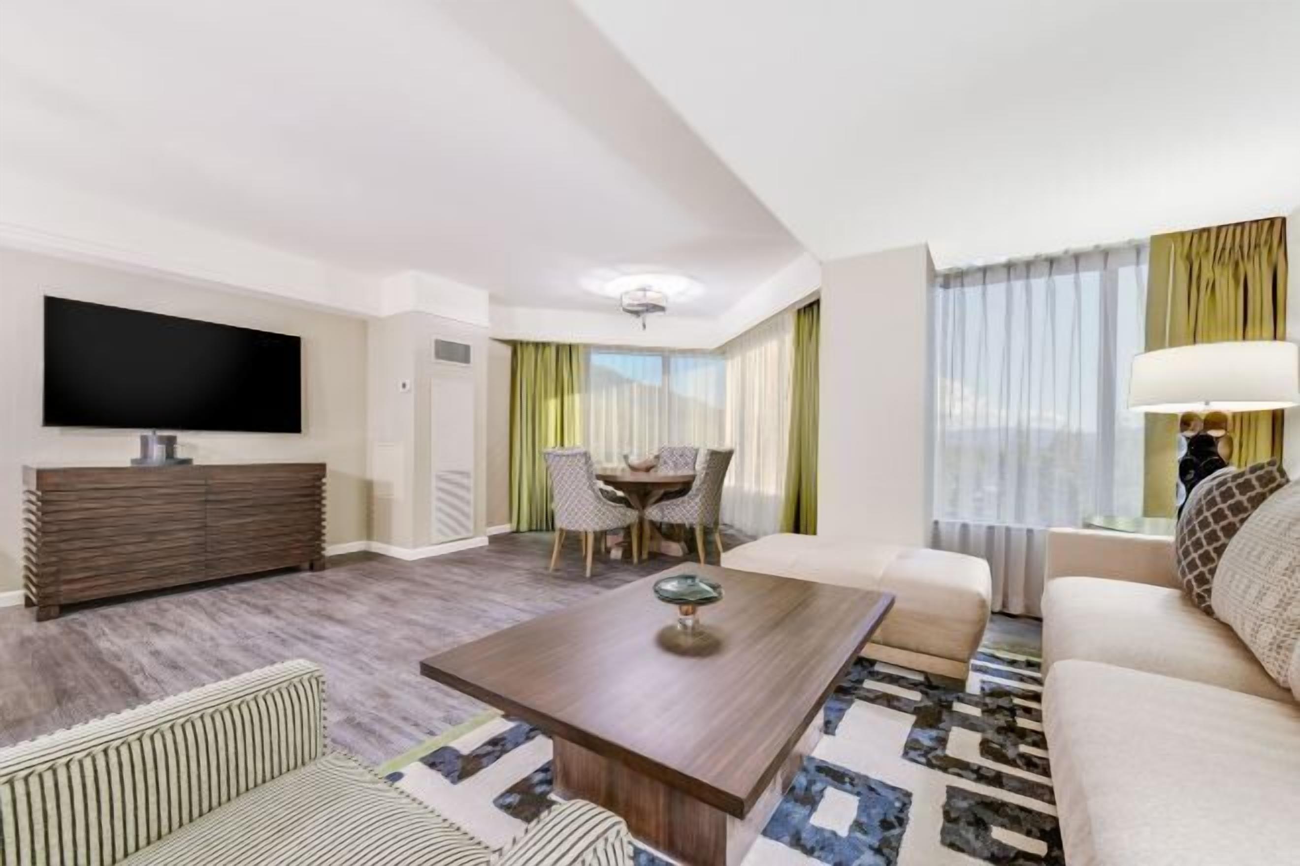 Living area | LED TV, first-run movies, pay movies