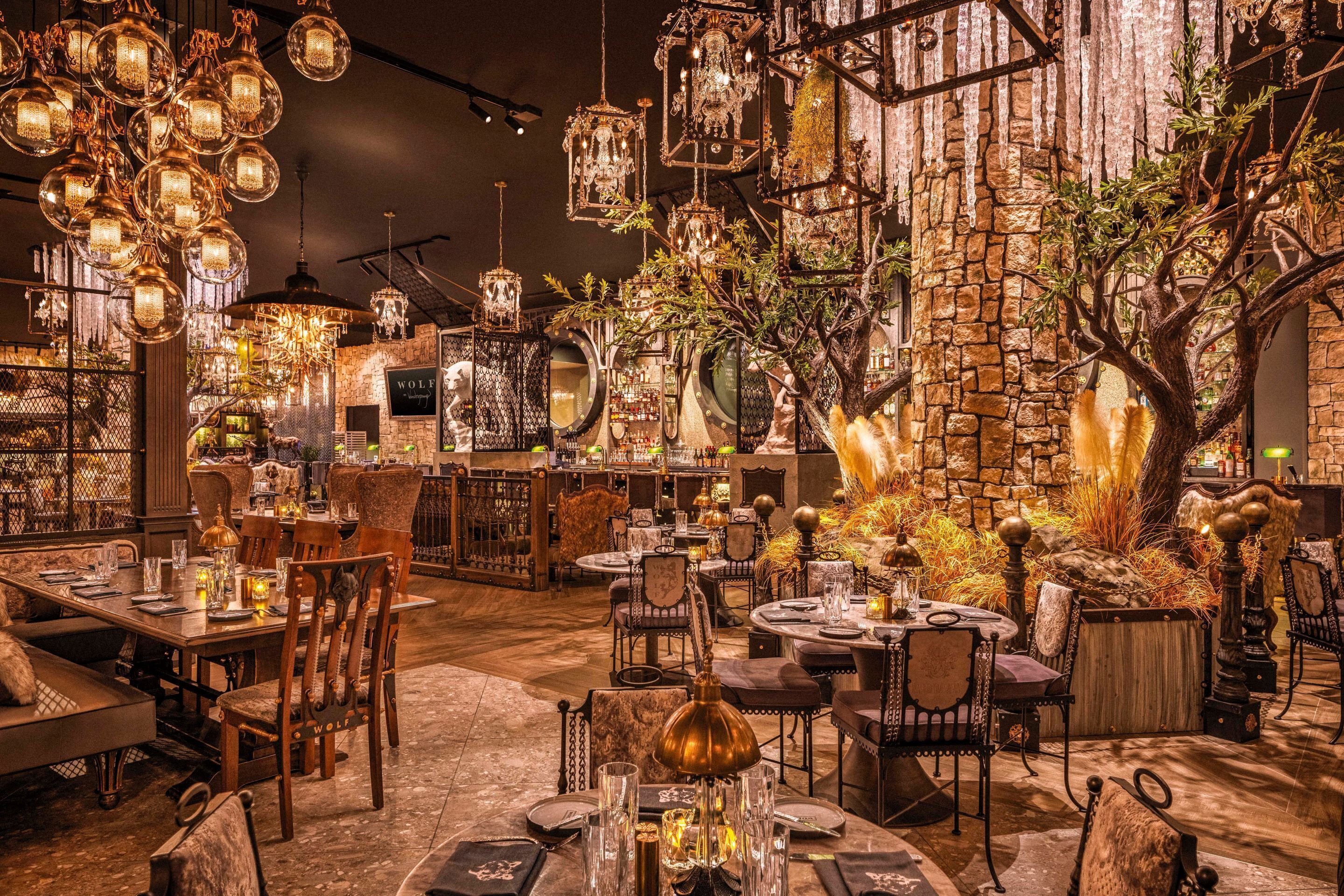 4 restaurants, breakfast, dinner served; American cuisine