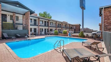Seasonal outdoor pool, sun loungers