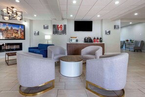 Lobby - Comfort Inn Philadelphia International Airport West (Chester)