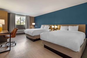 Pillowtop-Betten, Schreibtisch, laptopgeeigneter Arbeitsplatz