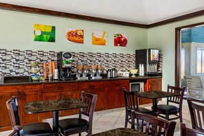 Free daily on-the-go breakfast - Quality Inn & Suites Seville (Seville)
