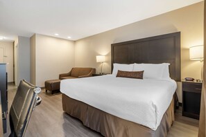 Suite, 1 King Bed, Non Smoking, Refrigerator & Microwave (with Sofabed)