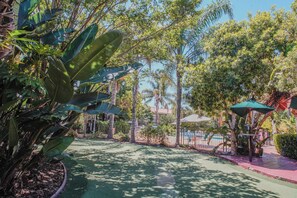 Mini-golf