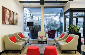 Lobby-Lounge