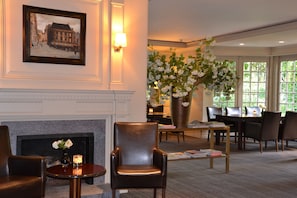 Lobby-Lounge