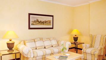 Suite | Living area | TV