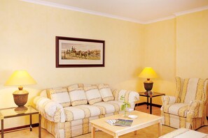 Suite | Área de sala de estar | Televisión 