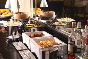 2 Restaurants; Frühstück, Mittagessen und Abendessen werden serviert