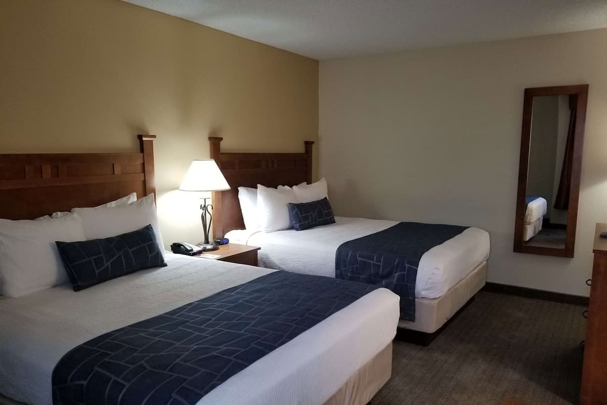 Desk, laptop workspace, iron/ironing board, free WiFi