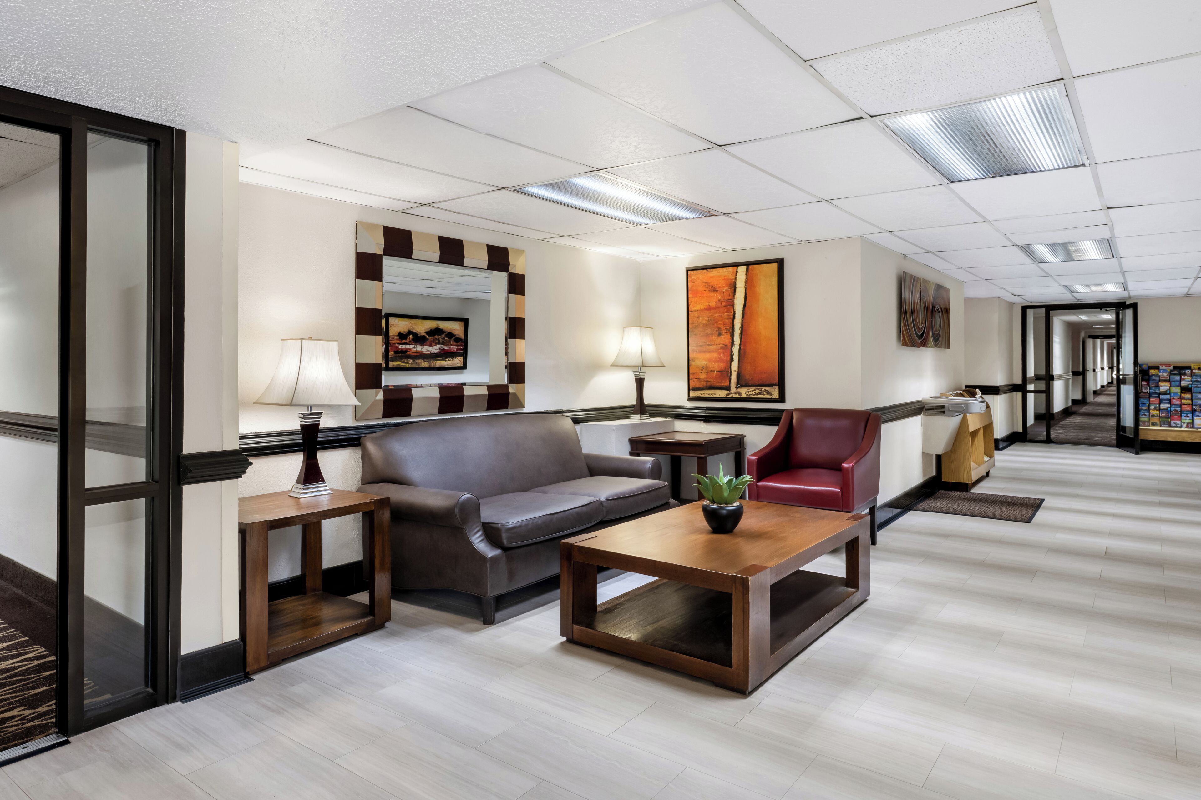 Coin salon dans le hall