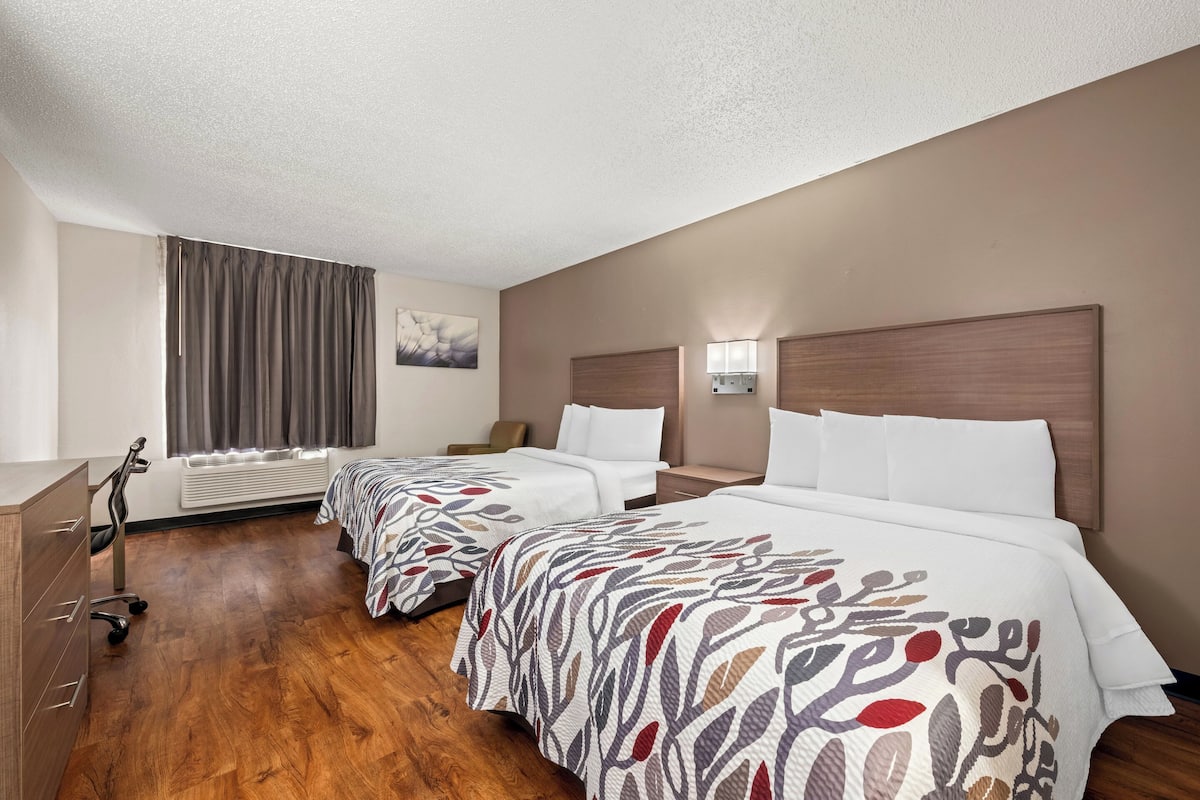 Deluxe Room, 2 Double Beds, Non Smoking | Desk, laptop workspace, iron/ironing board, free cribs/infant beds