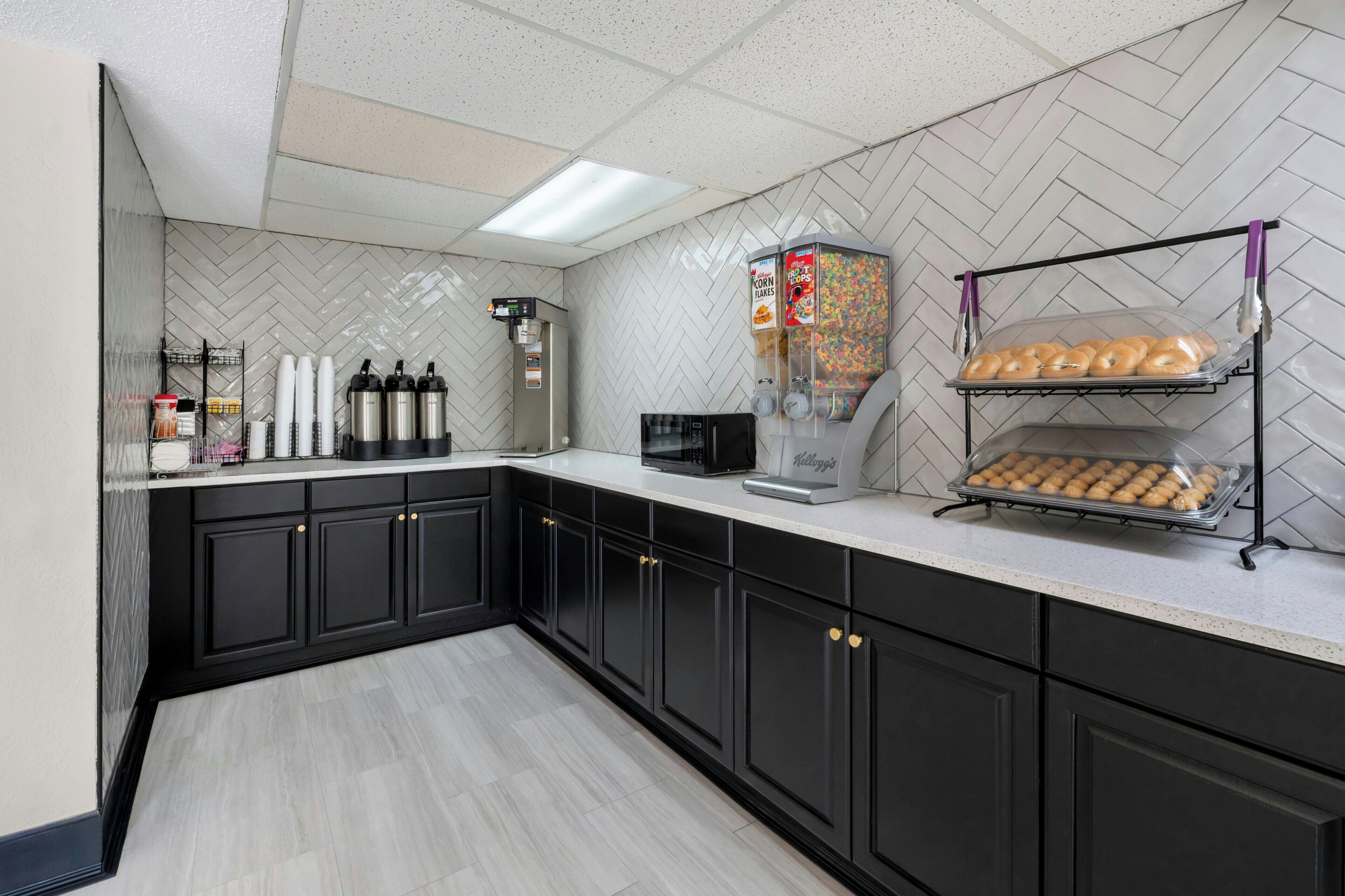 Free daily continental breakfast 