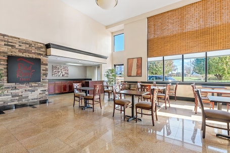 Free daily continental breakfast . Red Roof Inn Charlotte - University