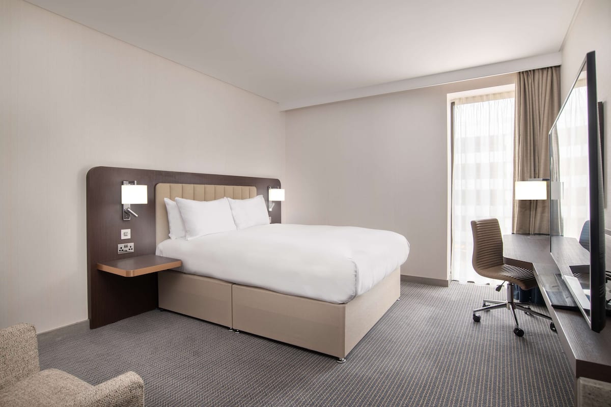 1 bedroom, premium bedding, in-room safe, desk