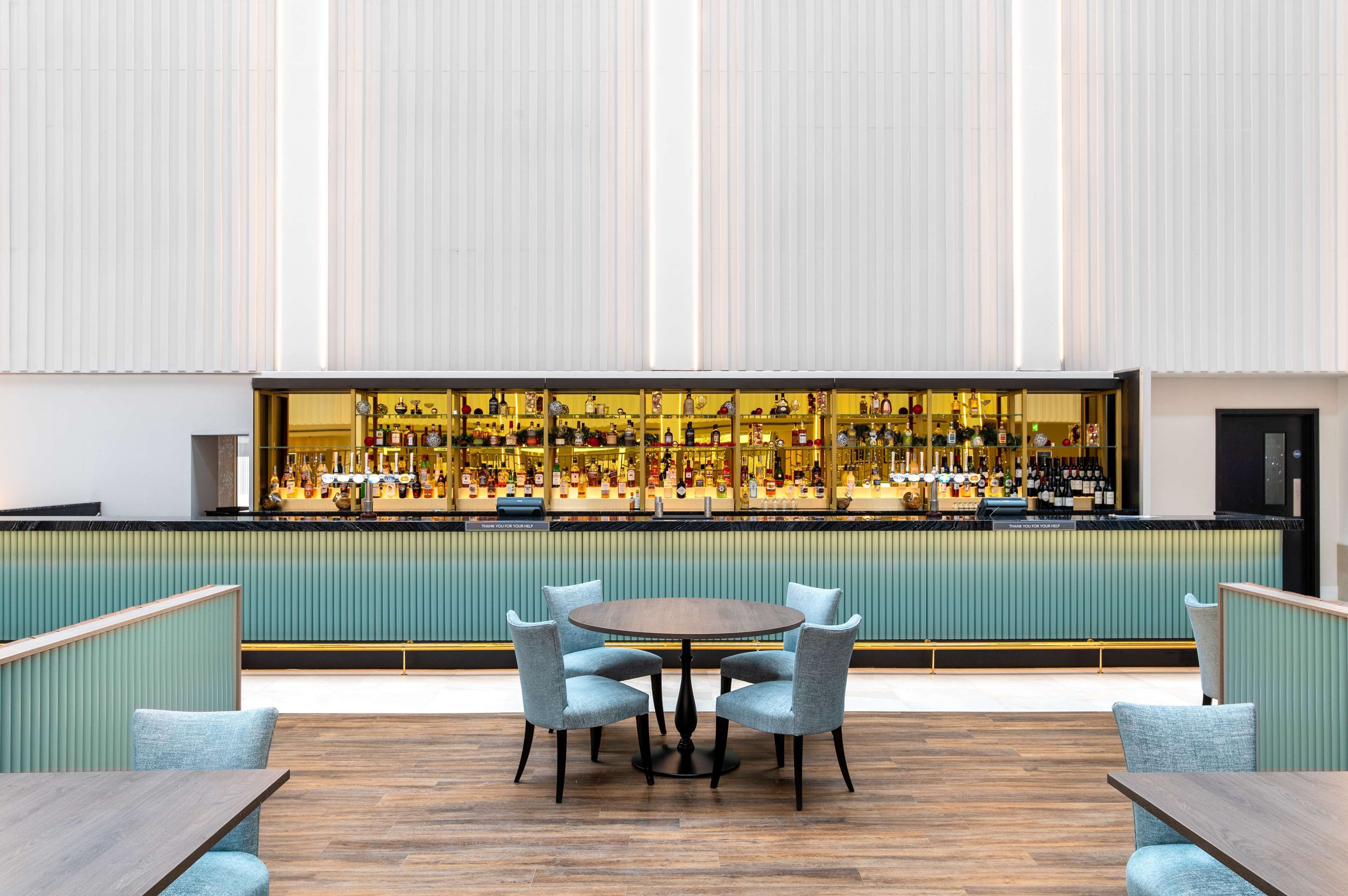 2 barer/lounger, sportsbar og lobbylounge