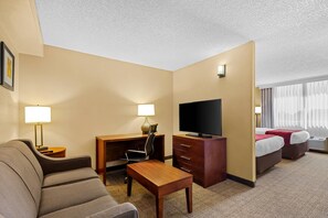 Phòng Suite, 2 giường đôi, không hút thuốc | Két bảo mật tại phòng, bàn, khu vực làm việc phù hợp cho laptop 