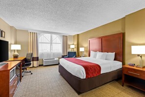 Standard Room, 1 King Bed, Non Smoking | In-room safe, desk, laptop workspace, iron/ironing board - Comfort Inn & Suites Lakeland North I-4 (Lakeland)