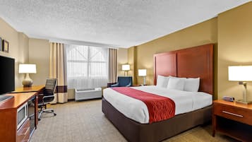 Standard Room, 1 King Bed, Non Smoking | In-room safe, desk, laptop workspace, iron/ironing board