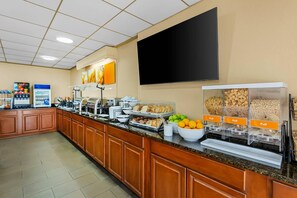 Free daily self-serve breakfast - Comfort Inn & Suites Lakeland North I-4 (Lakeland)