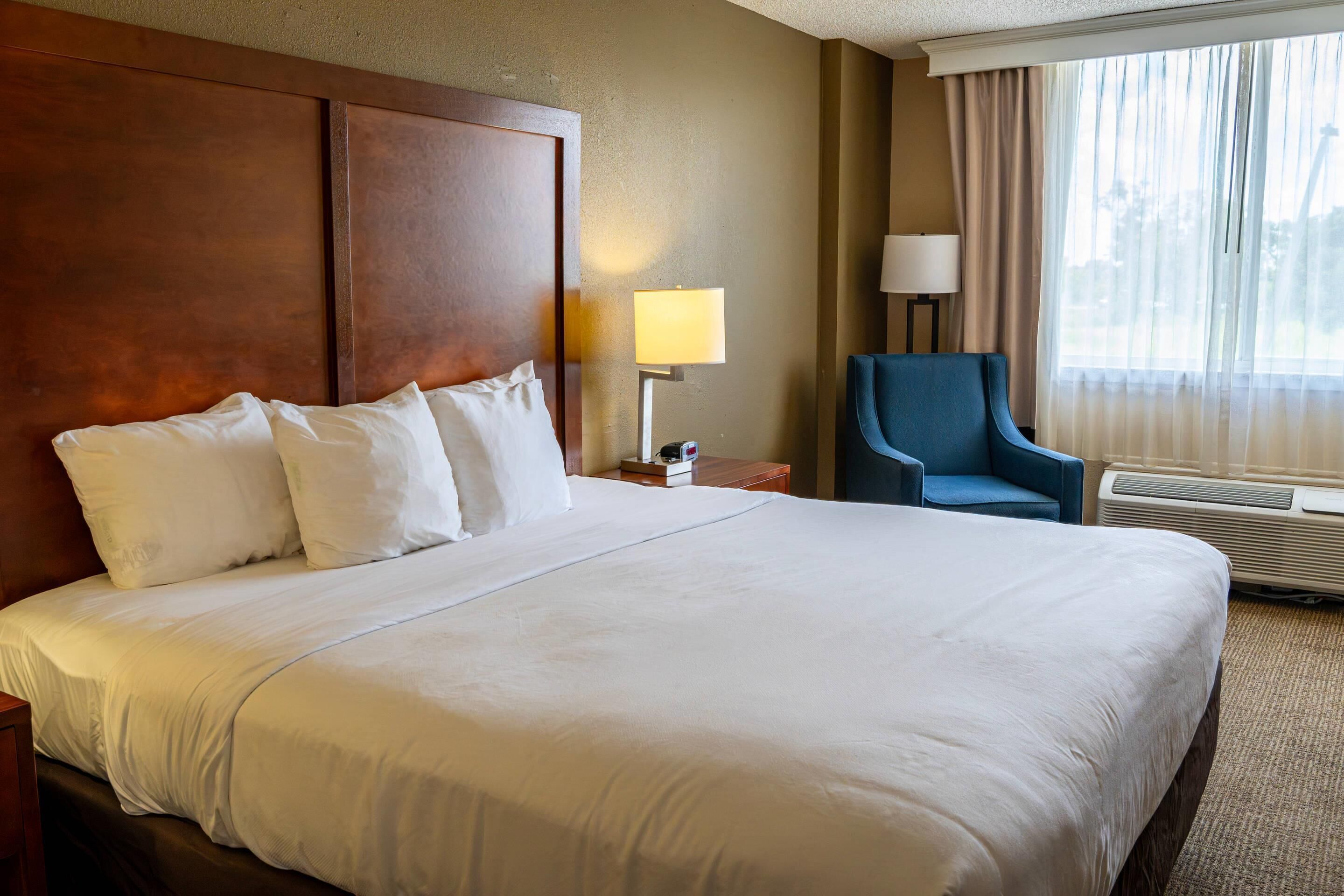 ห้องสแตนดาร์ด, เตียงคิงไซส์ 1 เตียง, ปลอดบุหรี่ | ตู้นิรภัยในห้องพัก, โต๊ะทำงาน, พื้นที่ทำงานแบบใช้แล็ปท็อป