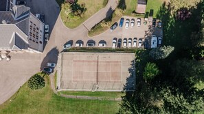 Tenniskenttä
