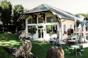 土耳其浴、身体磨砂、面部护理、指（趾）甲修剪和护理、按摩服务