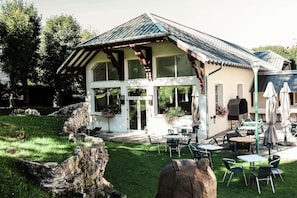 Turkkilainen sauna, vartalon kuorintoja, kasvohoitoja