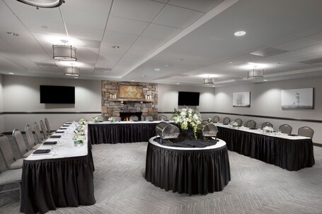 Holiday Inn Asheville East Blue Ridge PKWY, an IHG Hotel - Image 23