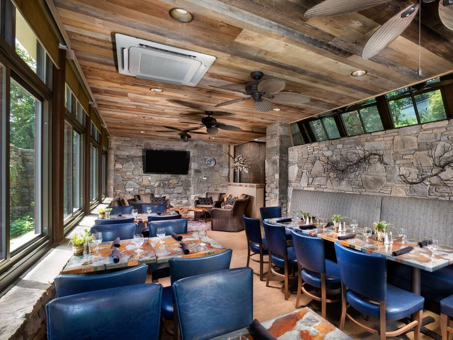 Breakfast and dinner served, American cuisine