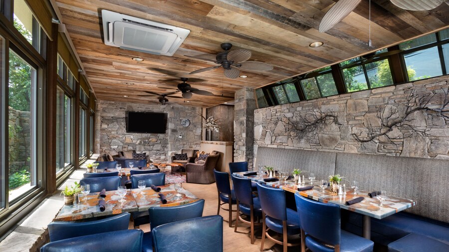 Holiday Inn Asheville East-Blue Ridge PKWY by IHG