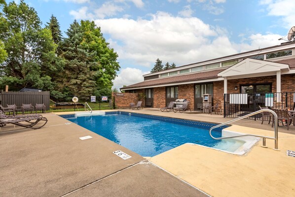 Seasonal outdoor pool