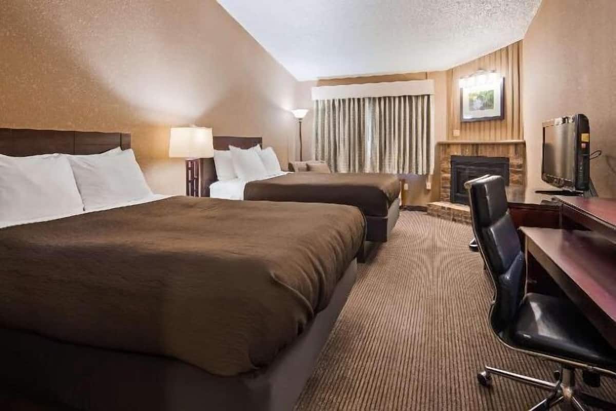 In-room safe, desk, laptop workspace, blackout drapes