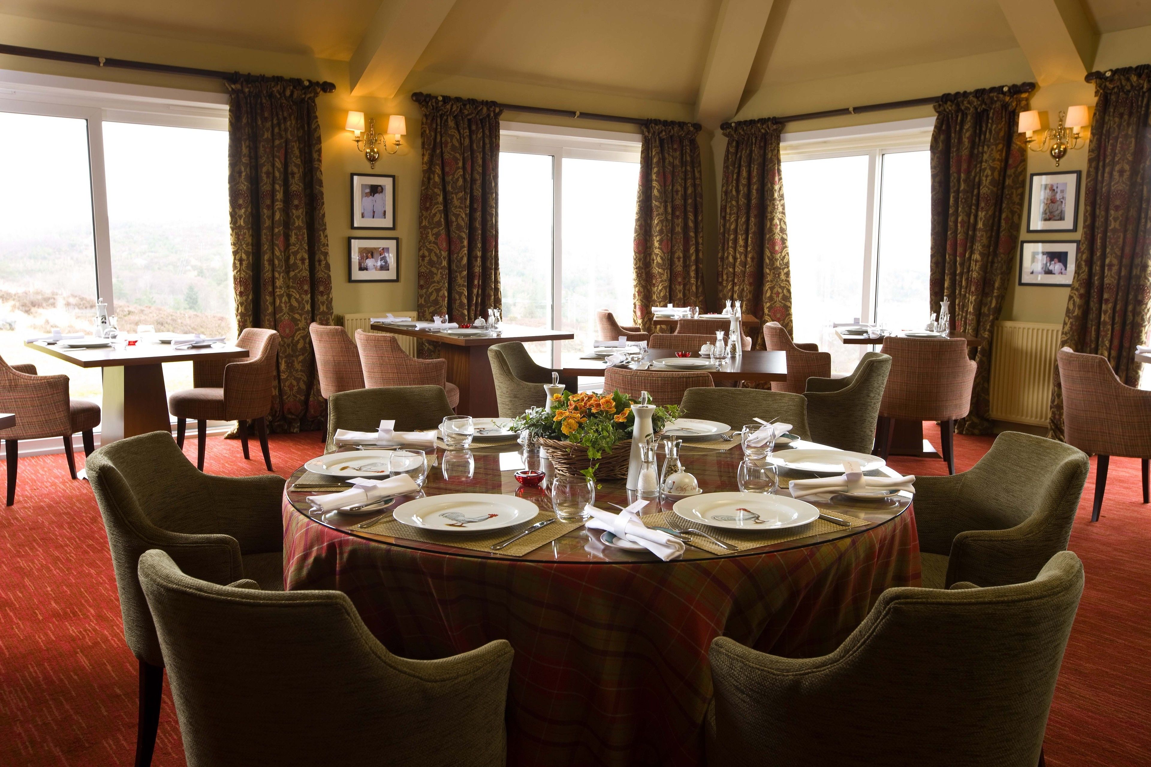 breakfast, lunch and dinner served