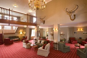 Área de estar no saguão