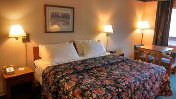 Meja kerja, tirai kedap cahaya, setrika/meja setrika, dan Wi-Fi gratis