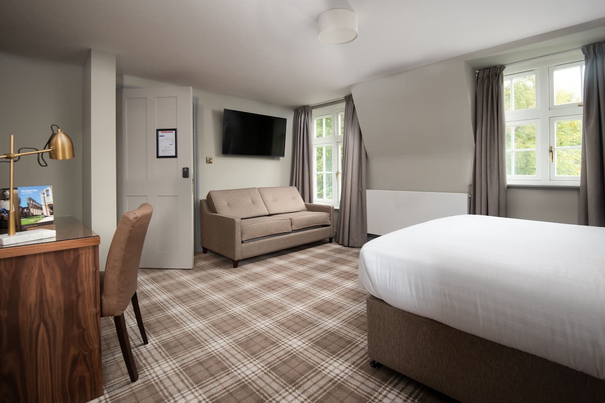 Superior Double or Twin with Sofabed | In-room safe, desk, free WiFi