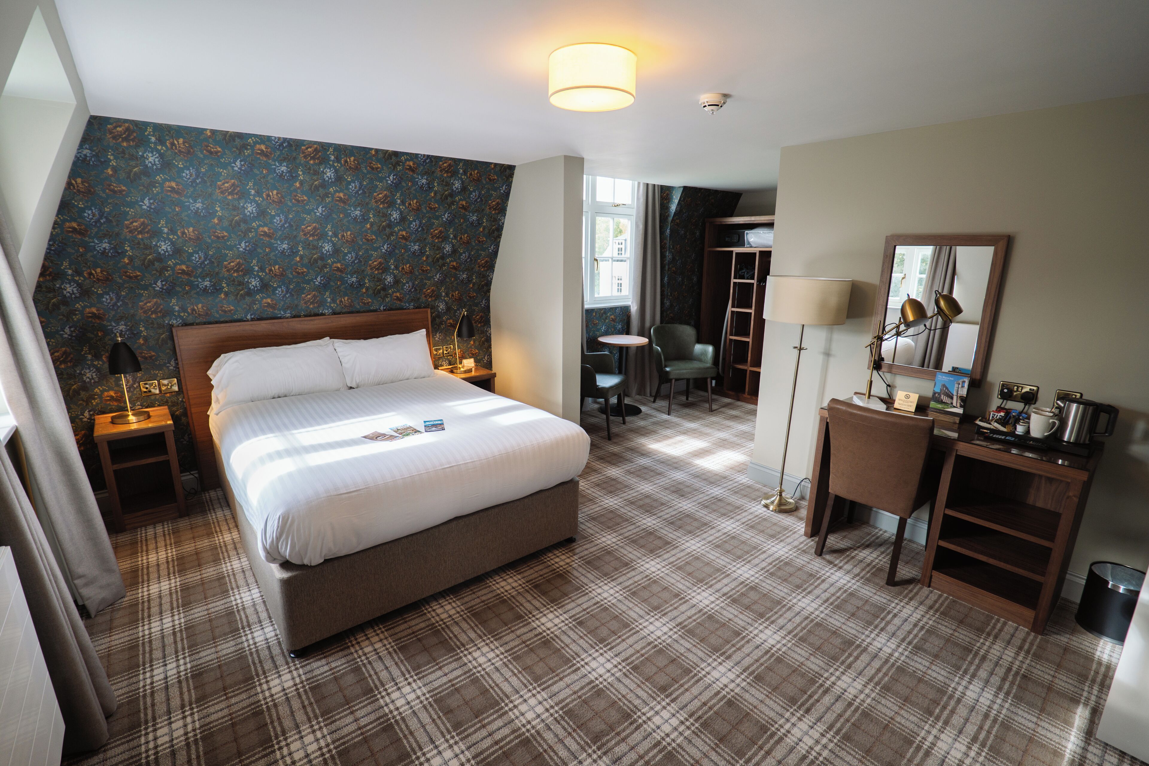 Family Room with Bunk Bed | In-room safe, desk, free WiFi