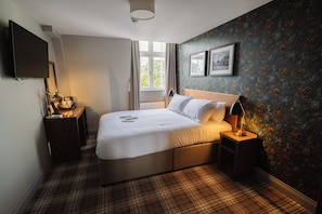 Double Room with Garden View | In-room safe, desk, free WiFi