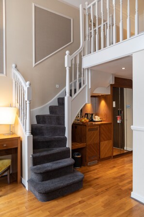 Suite, 1 Queen Bed, Non Smoking (with Sofabed) | In-room safe, desk, iron/ironing board, free cots/infant beds