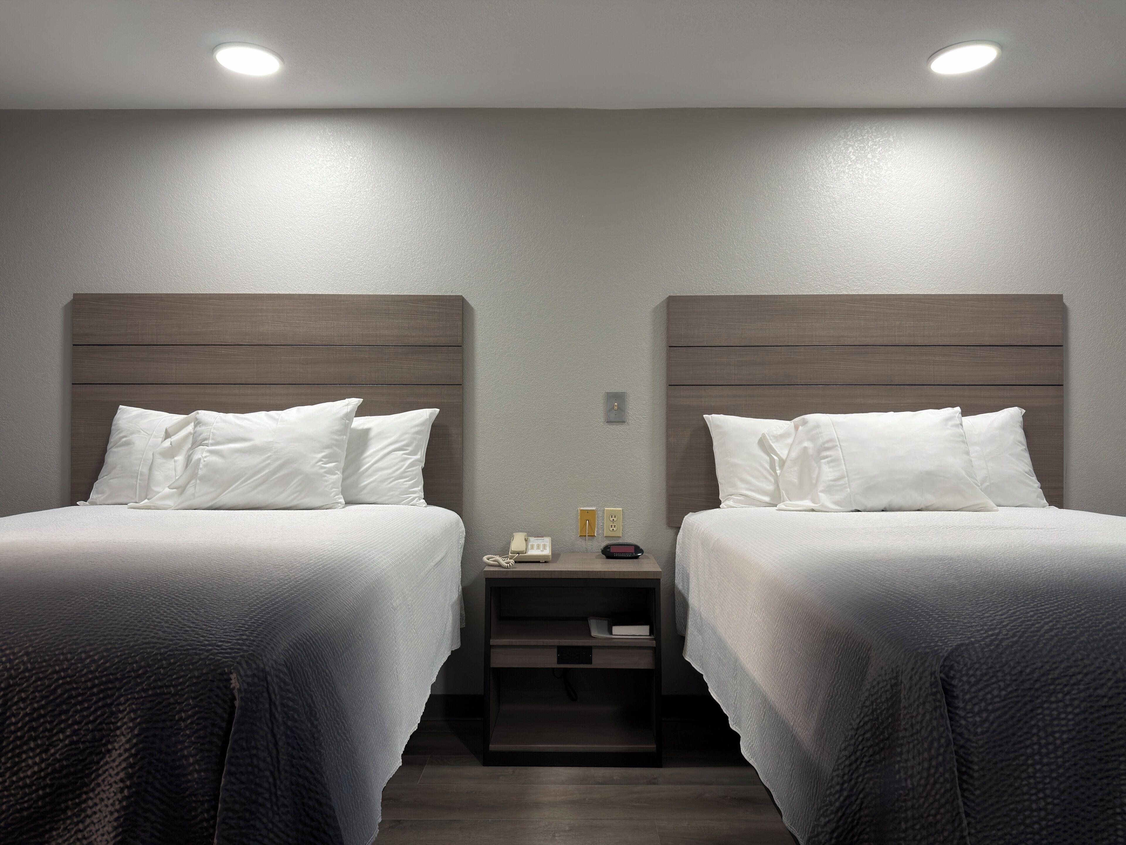 Schreibtisch, Bügeleisen/Bügelbrett, Zustellbetten, kostenloses WLAN