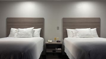 Schreibtisch, BĂŒgeleisen/BĂŒgelbrett, Zustellbetten, kostenloses WLAN