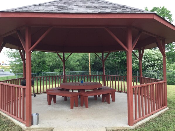 Aire de pique-nique/barbecue