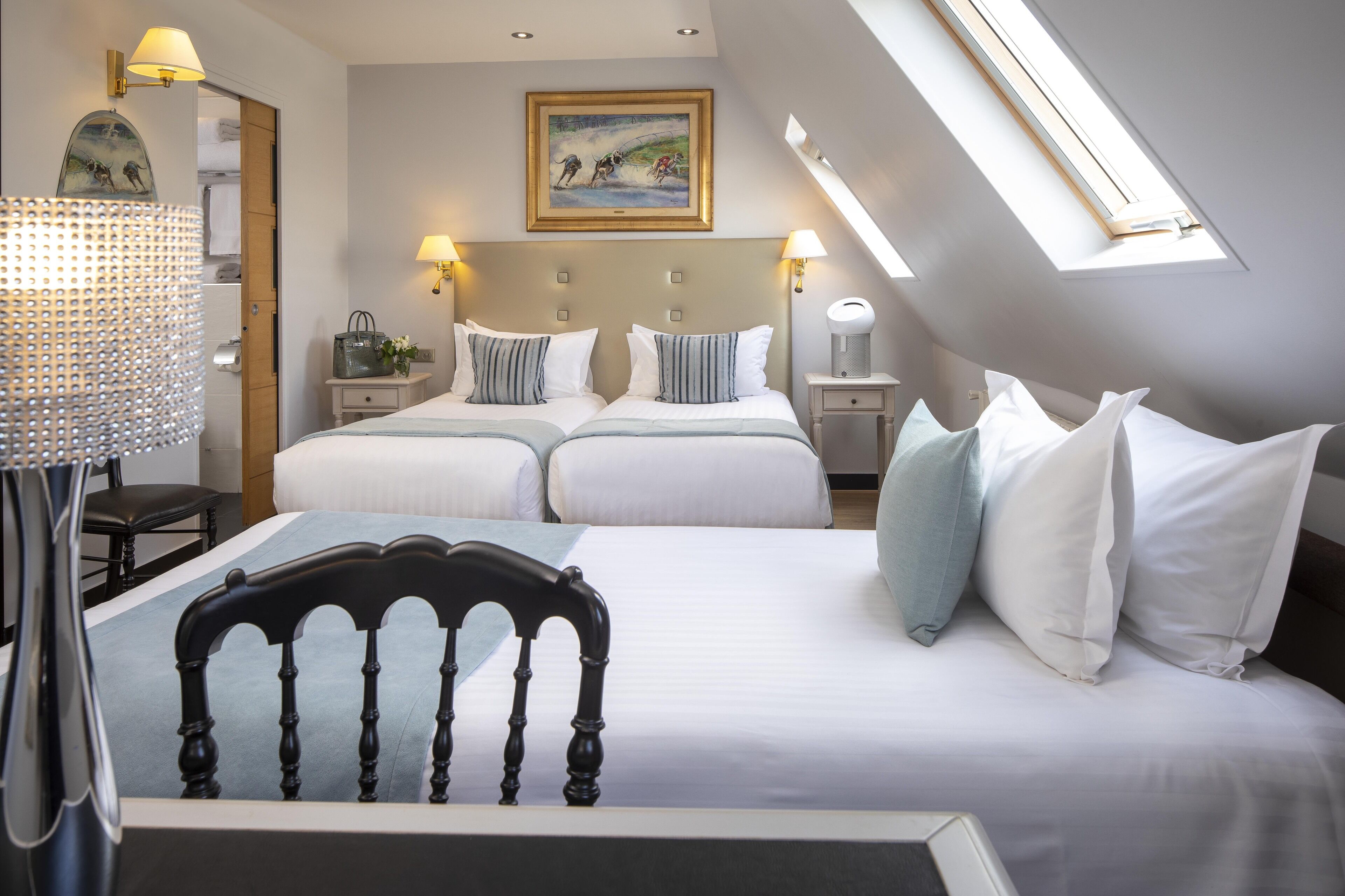 executive triple room (3 persons) | premium bedding, minibar, in-room safe, desk